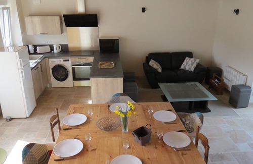 Ligre House | Guest Rated 10/10: Gite le Verger Ensoleillé Awaits You