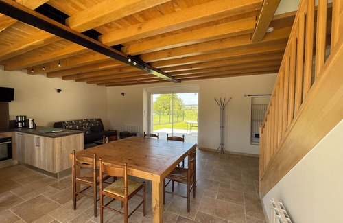 Ligre House | Guest Rated 10/10: Gite le Verger Ensoleillé Awaits You