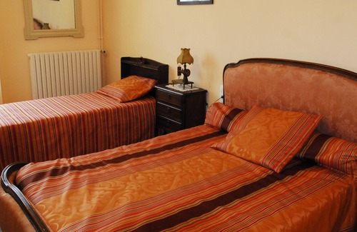 Barsac Cottage | Gite '' le Vieux Pressoir *** '' with swimming pool, children's playground,