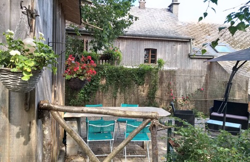 Vaux-sur-Sure Apartment | Experience Authentic Comfort at Gîte Les 7 Frênes