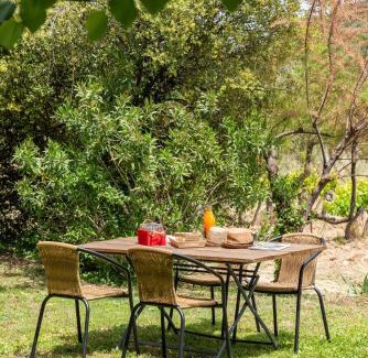 Merindol-les-Oliviers House | Discover Gite Les Aiguillans: Oceanfront Escape with Pool
