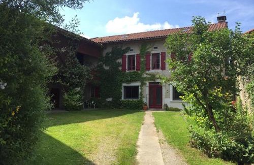 Aneres House | Gite Les Arrebourits: Pet-Friendly Retreat with High Ratings
