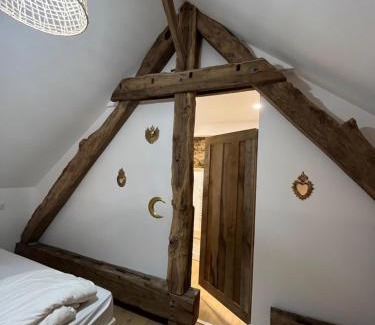 La Gohanniere House | Gite les bois d'Orceil: Family-Friendly 4-Star Retreat