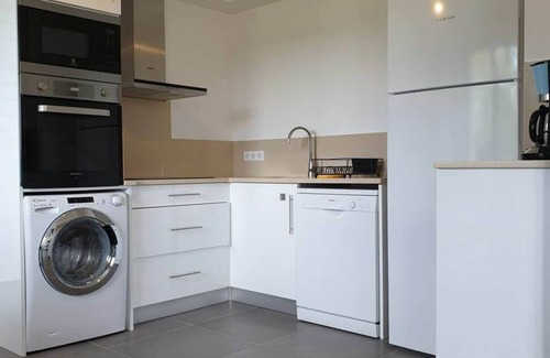 Les Breviaires Cottage | Gite Les Bréviaires: Ideal for Families with Kitchen Access