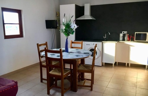 Le Cres Cottage | Gite Les Cigales: Poolside Retreat Near Montpellier