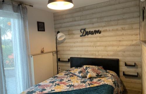 Etrez Apartment | Inviting Gite les Combes Terrasse with Pool - Rated 9.4/10