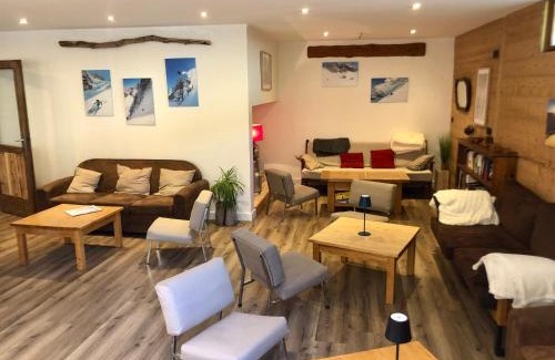 Monetier-les-Bains House | Pet-Friendly Gite Les Guibertes with Oceanfront Views