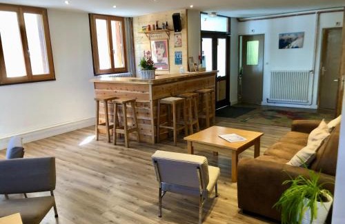 Monetier-les-Bains House | Pet-Friendly Gite Les Guibertes with Oceanfront Views