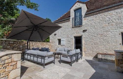 Lacave House | Discover Gite Les Hauts De L'ouysse: Pet-Friendly Retreat