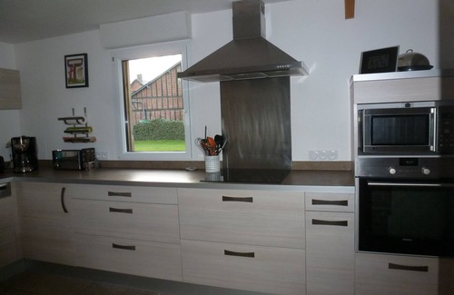 Ablon Cottage | Peaceful Retreat at Gite Les Hydrangéas Near Honfleur