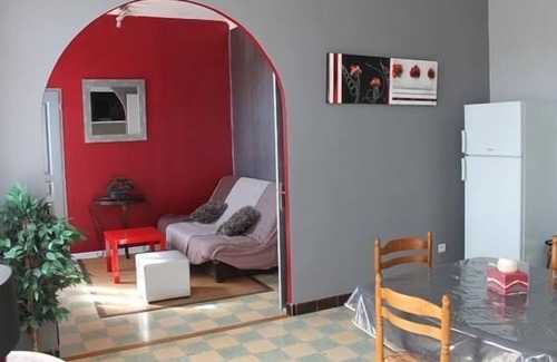 Carpentras Apartment | Relax at Gite Les Lavandes - Rated 9/10 with Spa Access