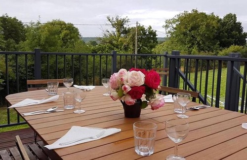 Rouperroux Apartment | Gite Les Moutons: Scenic Retreat with Pool and Ocean View