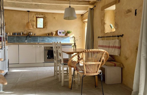 Savignac-de-Miremont Apartment | Gite Les orchidées