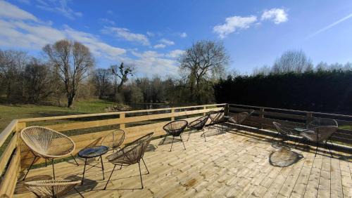 Saint-Josse Apartment | Discover Gite "LES SAULES" - Cozy Retreat by the Pond