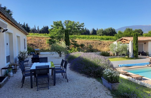 Mormoiron House | Gîte "Les Vignes": Heated Pool & Scenic Mt Ventoux Views