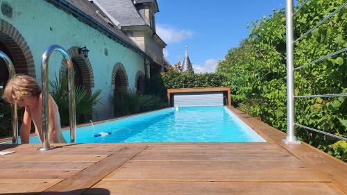 Vernou-sur-Brenne House | Experience Joy at Gite Longere for 15 near Chateau Jallanges