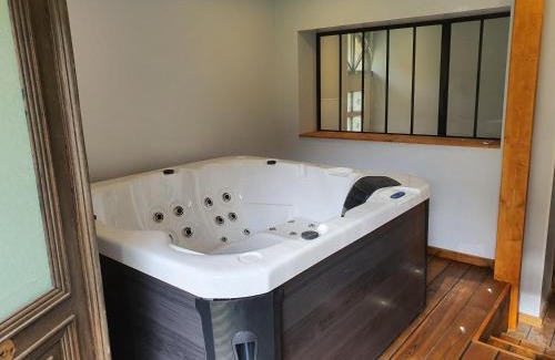 Vernou-sur-Brenne House | Experience Joy at Gite Longere for 15 near Chateau Jallanges
