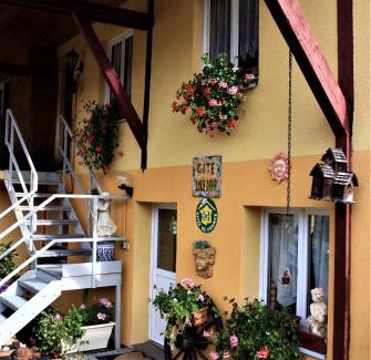Kirchberg Apartment | Pet-Friendly Escape at Gite Loredana - Rated 9/10 by Guests