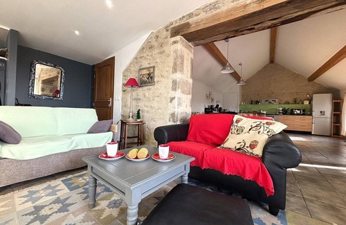 Louroux-de-Bouble Cottage | Family-Friendly Gite Louroux-de-Bouble with Spa Amenities
