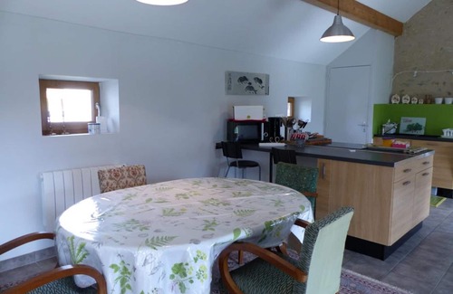 Louroux-de-Bouble Cottage | Family-Friendly Gite Louroux-de-Bouble with Spa Amenities