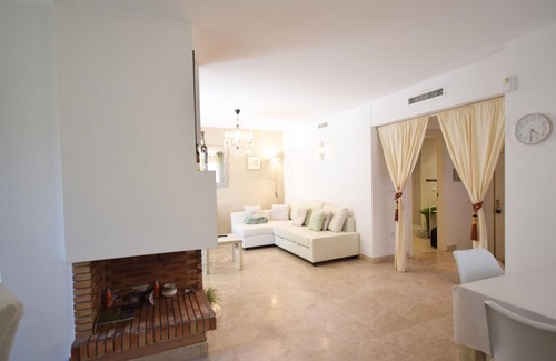 Marbella Cottage | Inviting Gite Marbella-Nueva Andalucía with Pool & Spa