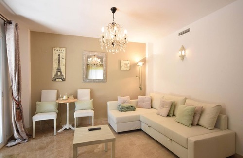 Marbella Cottage | Inviting Gite Marbella-Nueva Andalucía with Pool & Spa