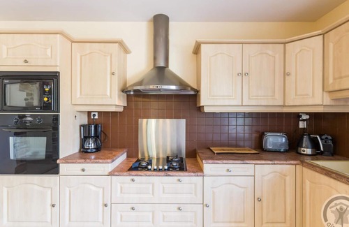Marchesieux Cottage | Inviting Gite Marchésieux: Ideal for Families and Pets