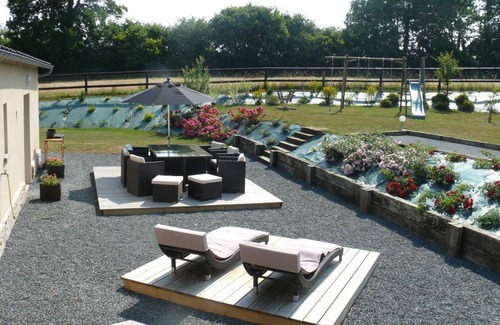 Marchesieux Cottage | Inviting Gite Marchésieux: Ideal for Families and Pets