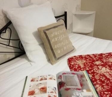 Montceau-les-Mines Bed & Breakfast | Stunning Oceanfront Stay at Chambre d'hôtes LE PUITS DARCY