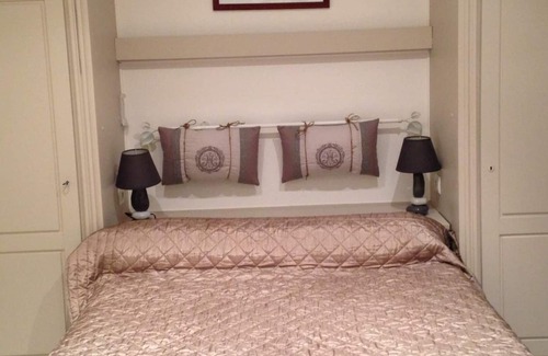 Meusnes Cottage | Cozy Gite Meusnes: Perfect Getaway for Two with Kitchen