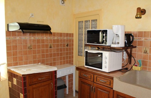 Milhac-de-Nontron Cottage | Cozy Gite Milhac-de-Nontron: Family-Friendly Getaway