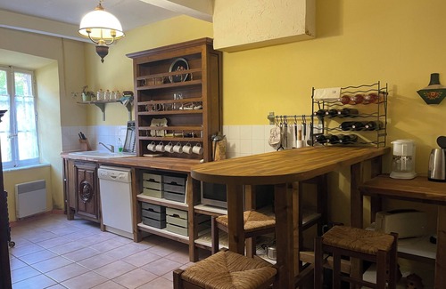 Moux Apartment | Pet-Friendly Retreat at Gite "Montagne d'ALARIC" for Families