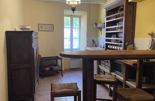 Moux Apartment | Pet-Friendly Retreat at Gite "Montagne d'ALARIC" for Families