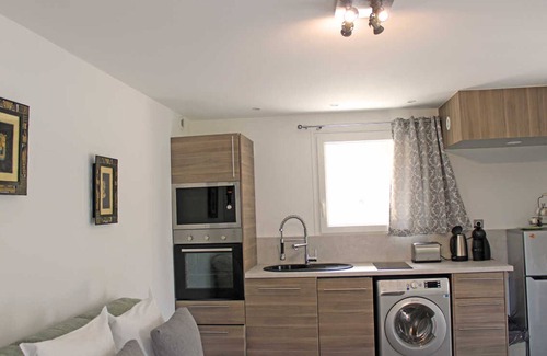 Montmarault Cottage | Cozy Gite Montmarault with Pool, Spa & Family Amenities