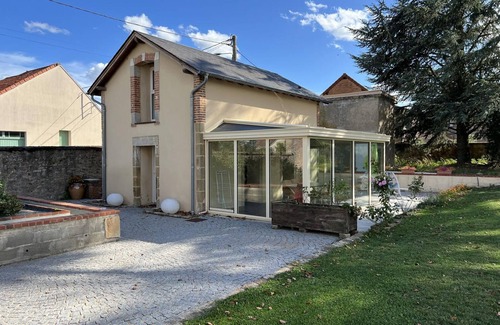 Montmarault Cottage | Cozy Gite Montmarault with Pool, Spa & Family Amenities