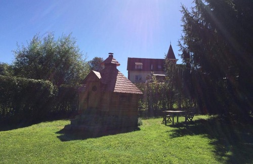 Houyet House | Pet-Friendly Retreat at Gite Mosan - Rated 8.7/10