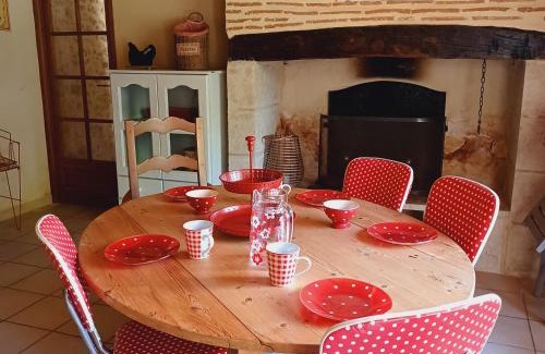 Barbaste House | Family-Friendly Gite Moulin de Lausseignan with Kitchen