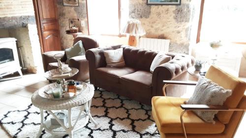 Barbaste House | Family-Friendly Gite Moulin de Lausseignan with Kitchen