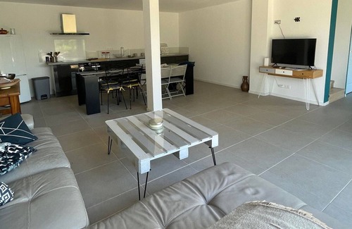 Nalliers Cottage | Gite Nalliers, 3 bedrooms, 9 persons
