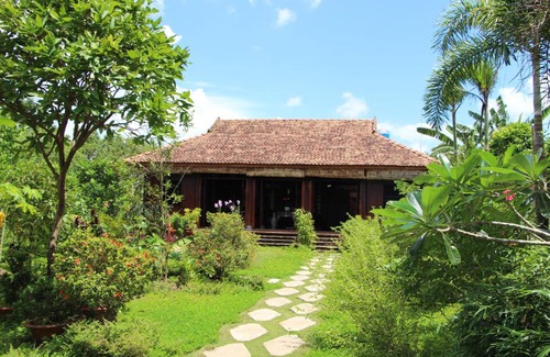 Cho Lach House | Discover Gite Nam Hien Mekong: Pool & Breakfast Included
