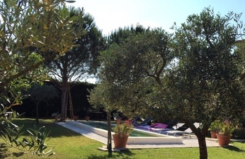 Sorgues Apartment | Cozy Gite near Avignon with Private Pool and Spa Amenities