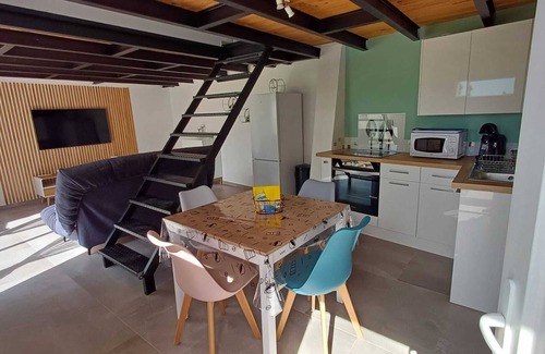 Bollene House | Relaxing Gite Neuf with Spa and Scenic Views Await