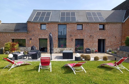 Neuville-en-Avesnois Cottage | Family-Friendly Gite Neuville-en-Avesnois with Spa & Hot Tub