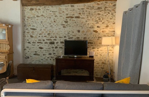 Neuvy-Deux-Clochers Cottage | Gite Neuvy-Deux-Clochers, studio flat, 4 persons