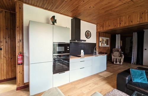 Niherne Cottage | Gite Niherne: Spacious Retreat with Pool and Pet-Friendly Stay