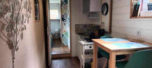 Malleville-sur-le-Bec House | Oceanfront Gite o Vert: Pet-Friendly Stay with Breakfast