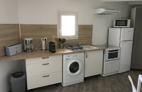 Saint-Julien Apartment | Cozy Gite with Pool and Ocean View, Rated 9.6/10