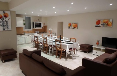 Monteux House | Gîte of the Mas des Trempadous: Family-Friendly Retreat