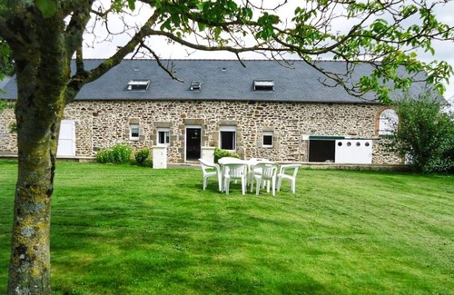 Oisseau Cottage | Cozy Gite Oisseau: 3 Bedrooms with Spa and Breakfast