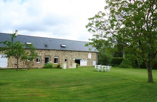 Oisseau Cottage | Cozy Gite Oisseau: 3 Bedrooms with Spa and Breakfast